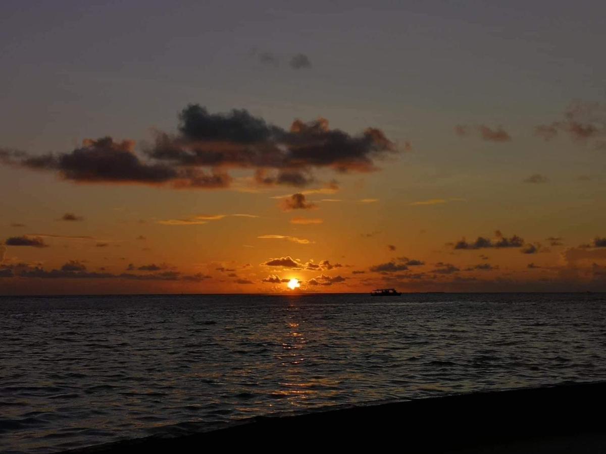String Wave Maldives Hotel Gulhi Exterior photo